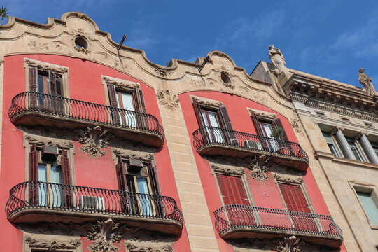 Espagne - Une fa&ccedil;ade ext&eacute;rieure du Mus&eacute;e du modernisme catalan