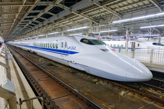 大阪市、新大阪駅、700系新幹線（2017年10月9日）