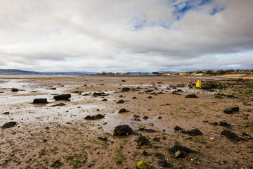 On the banks of the river Clyde