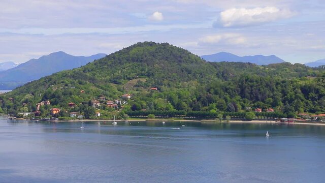 LAGO MAGGIORE E ROCCA DI ANGERA, ITALIA