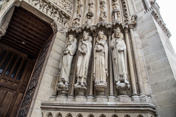 notre dame cathedral paris jesus
sculptures