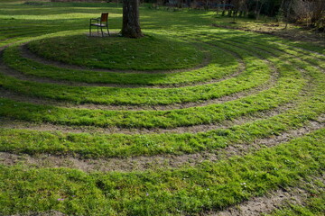 Gehspirale um einen Baum, Klostergarten, Luzern, Schweiz