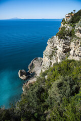 Abitazione sulla scogliera amalfitana