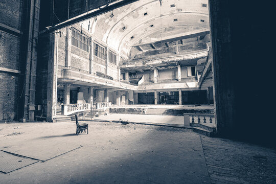 Urbex Theater - Powered by Adobe