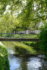 Fototapeta na wymiar chemin de randonnée, rivière, L’Orge, Juvisy sur Orge, Essonne, 91
