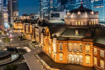 東京駅　夜