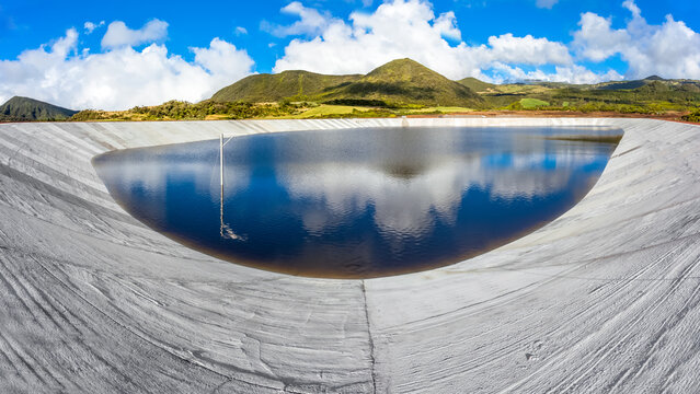 Retenue collinaire de Piton Marcelin, Plaine des Cafres,  le Tampon, &icirc;le de la R&eacute;union 