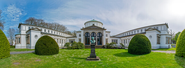 Kurpark Bad Oeynhausen historische Gebaeude Panorama