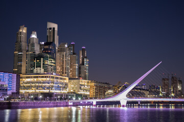 Fototapeta premium city skyline at night