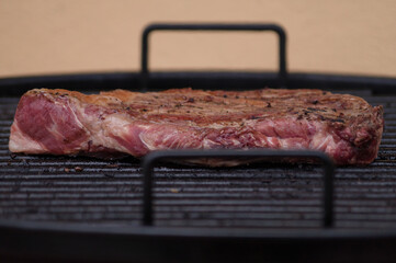 Al carbón todo sabe mejor 