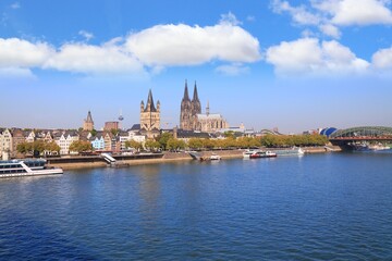 Fototapeta na wymiar Cologne, Germany - city skyline