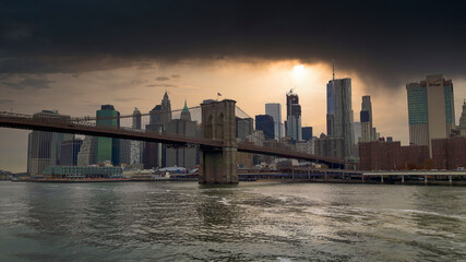 Fototapeta na wymiar view to new york with the suspension bridge in front