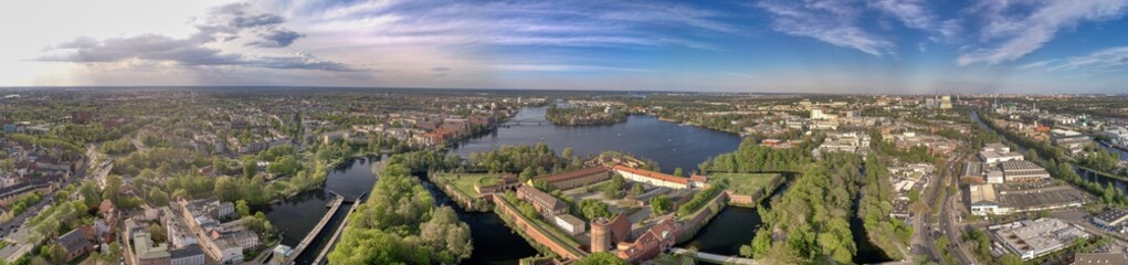 Zitadelle Spandau mit der Havel im Hintergrund, Luftaufnahme Mai 2021