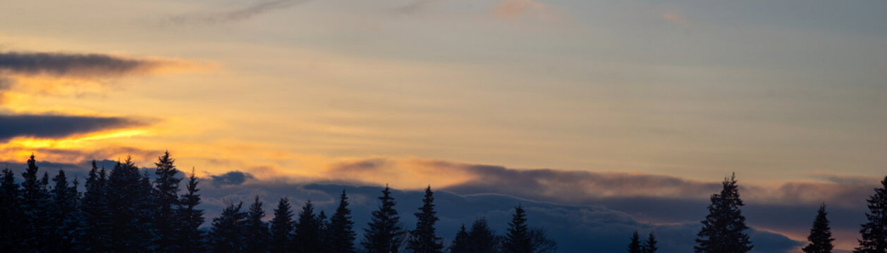 The sky of evenings in the winter mountains