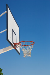 An outdoor basket basketball © Laura Primo