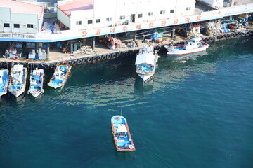 Fototapeta na wymiar boats in port