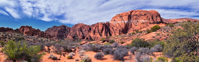 Padre Canyon, Snow Canyon State Park, Saddleback Tuacahn desert hiking trail landscape panorama views, Cliffs National Conservation Area Wilderness, St George, Utah, United States. USA. - obrazy, fototapety, plakaty