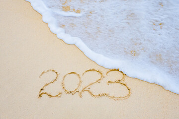 沖縄　美しい白砂のビーチに2023 新年