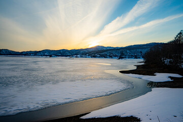 氷 湖 凍結 湖面 春 冬 厳冬 桧原湖 福島