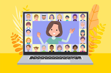 オンラインでプレゼンテーションしているチュニック中年女性のセット