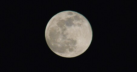月　Moon