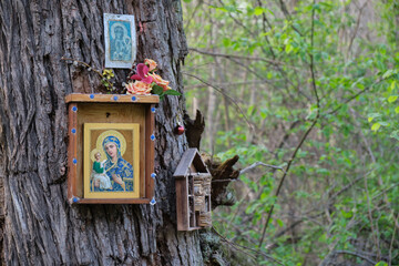 kaplica w lesie, Maria z dzieciątkiem, folklor  lokalny
