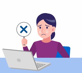 紫のシャツを着た女性