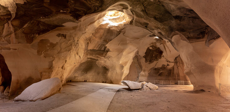 Bell  cave dug at the beginning of the 7th century, used for quarrying stone in Maresha, in Beit Guvrin, Kiryat Gat, in Israel
