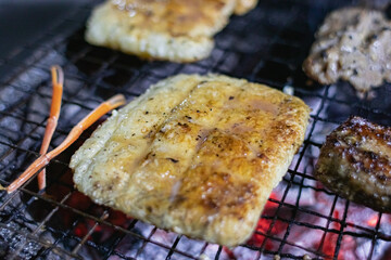 Grilled glutinous rice mixed with eggs