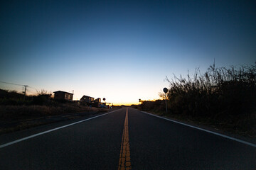 明け方の海岸道路