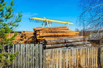 Storage of wood logs in a sawmill.