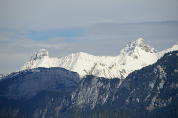 Fototapeta na wymiar Montagnes de Haute-Savoie
