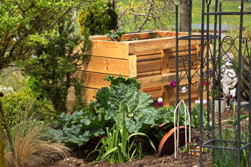 Gemüseanbau im eigenen Garten im Hochbeet