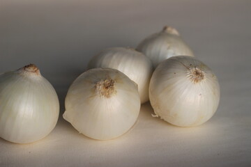 White onion or Allium cepa is a cultivar of dry onion which have a distinct light and mild flavour.