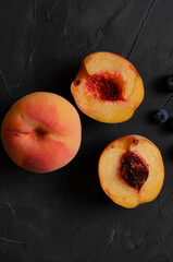 peach ice cream with bisquits