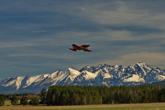 Panorama Tatr z samolotem 