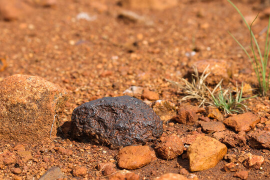 Natural Solid Magnetite Iron Ore Lump, South Africa