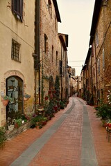 Fototapeta na wymiar Quiet Street in Casole d'Elsa in Tuscany