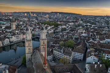 Obraz premium beautiful sunset over zurich 