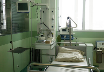 A hospital room with empty beds in a clinic or hospital.