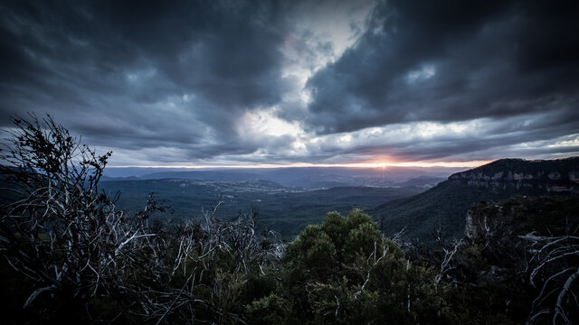 Sunset across the Blue Mountains - Australia © Chris