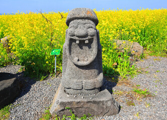 제주도 돌하르방 조각상이다.