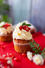 cupcakes wiht flower