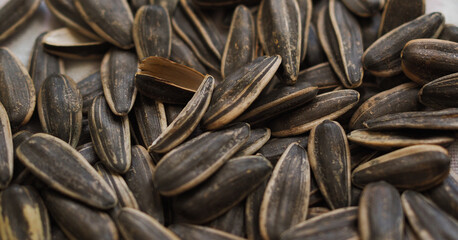 Whole sunflower seeds with shell
