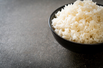 cooked white rice bowl