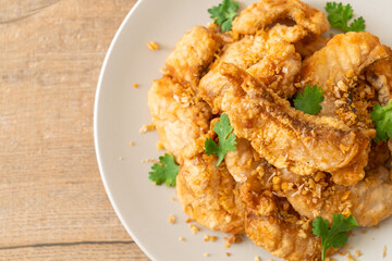 fried fish with garlic