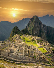 Kijk naar de inca-ruïnes van Machu Picchu