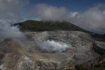 Fototapeta na wymiar Volcan Poas