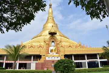 Obraz premium Vipassana Pagoda Mumbai