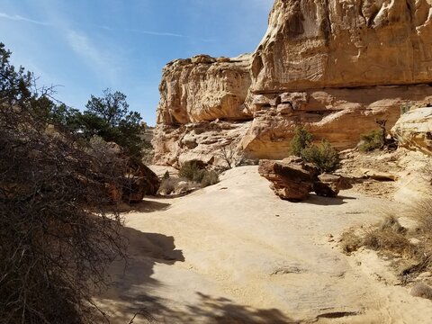 Rock formations Uath